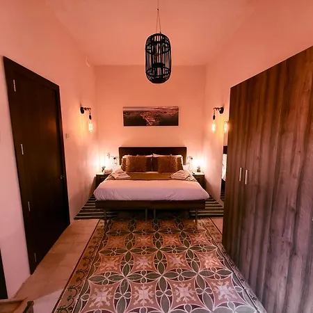 Square Guest house *